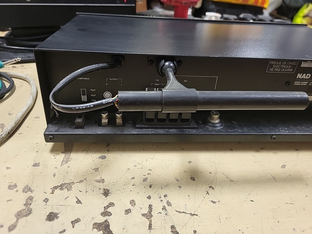 NAD 4020A FM Stereo Tuner