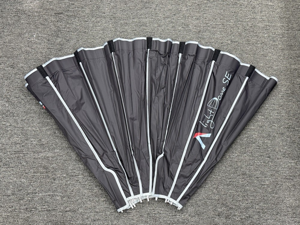 Aputure Light Dome SE Softbox - 16-Sided modifier with a 33.5" Diameter