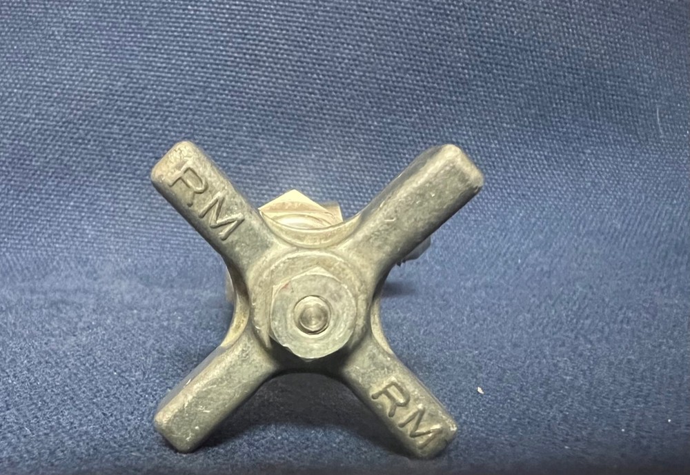 PARKER ANGLE NEEDLE VALVE