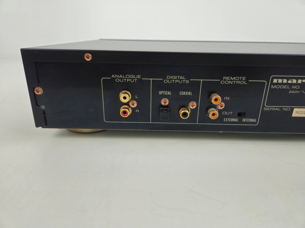 Marantz - CD-63 - Stereo Compact Disc player - Remote and Manual