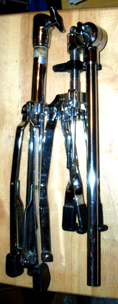 VINTAGE PEARL CHROME DRUM STAND FOLDABLE AND COMPACT