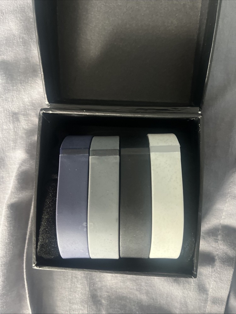 BRAND NEW Fitbit bands size L