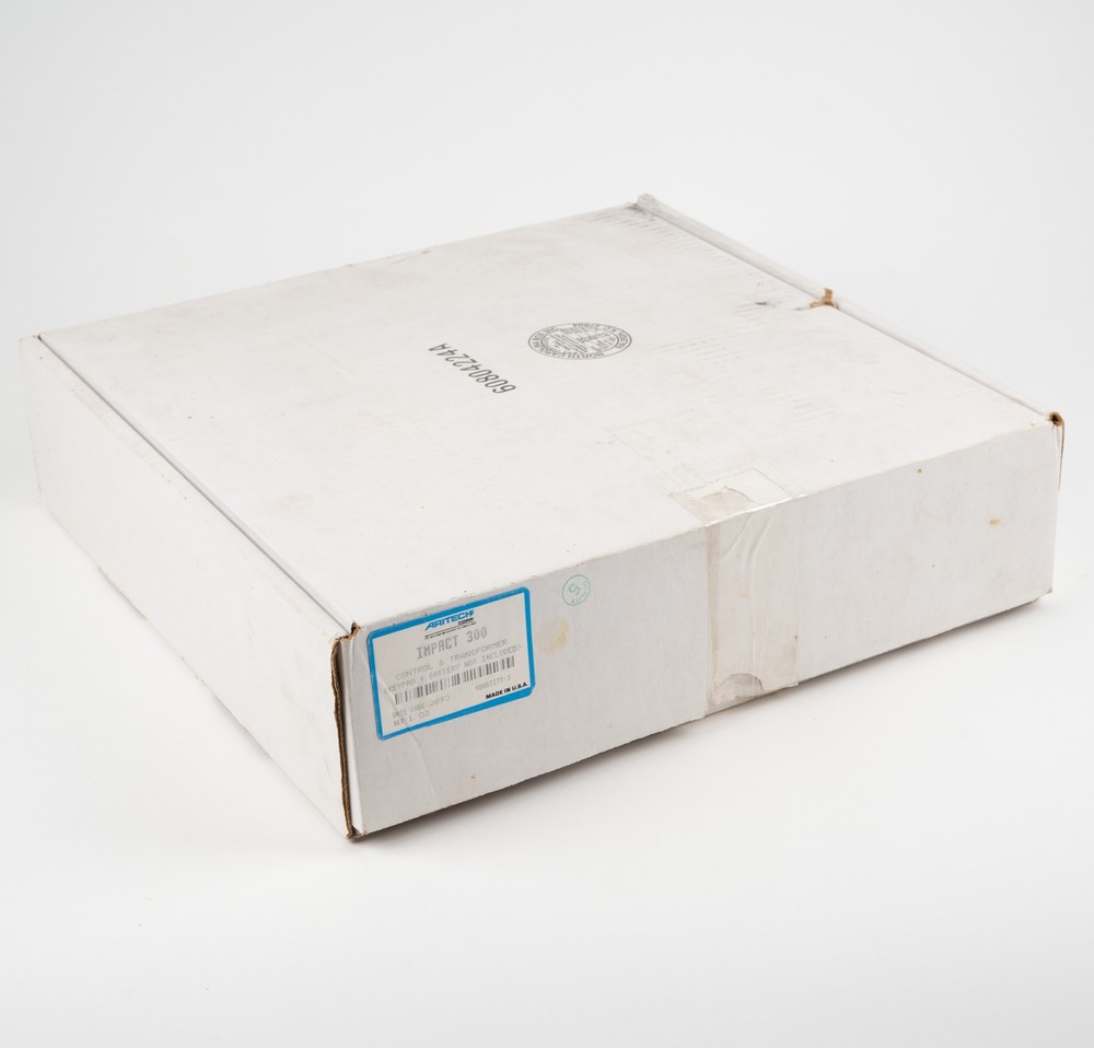 Aritech Impact 300 with Keypad & Transformer, Very Clean