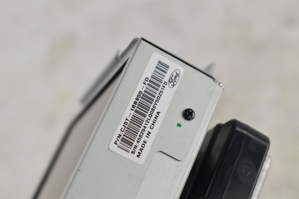 2015 Ford Escape 8 Screen Display OEM Used - Reprogramming Required