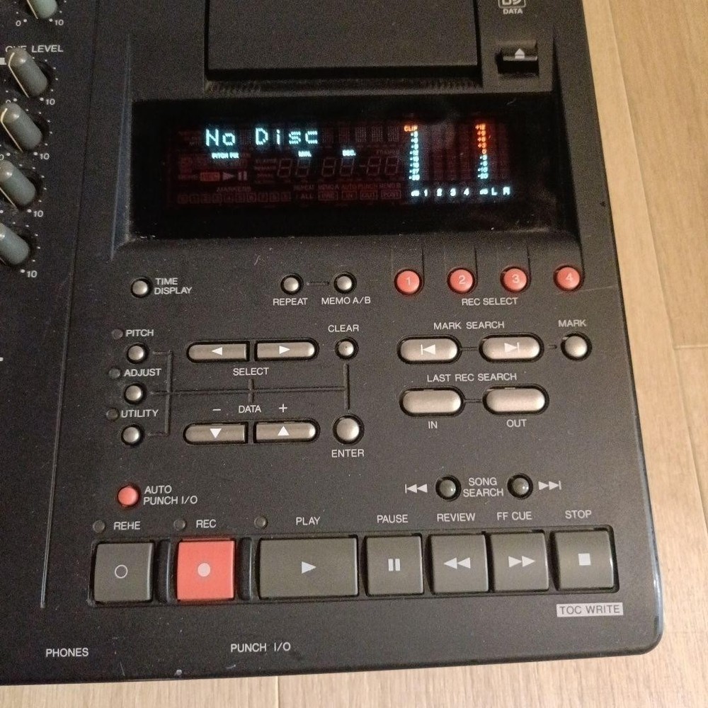 Yamaha MD4 Multitrack MD Recorder Mixer Digital Studio