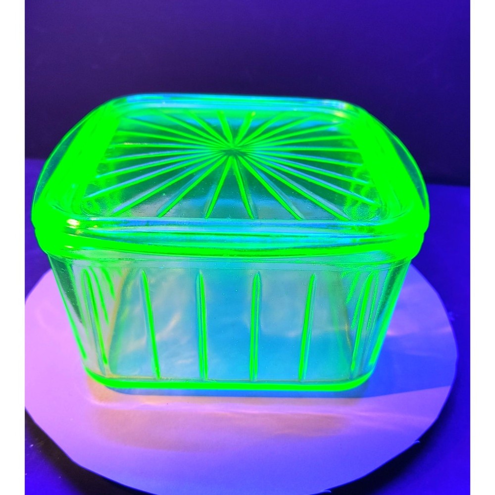 722. Fridge with Lid UV Reactive