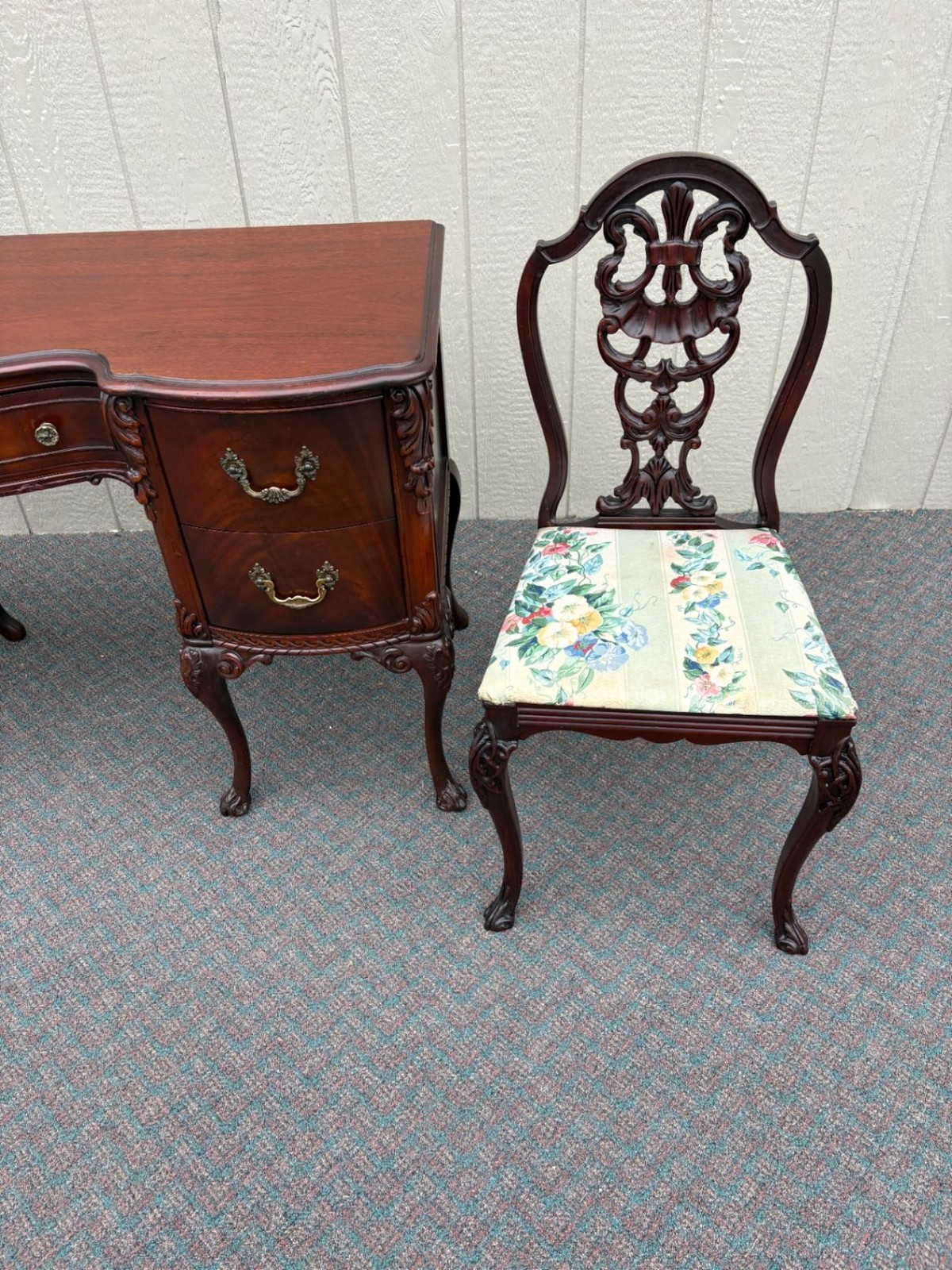 67575 Elegant Mahogany Vanity Set with Ornate Mirror and Chair