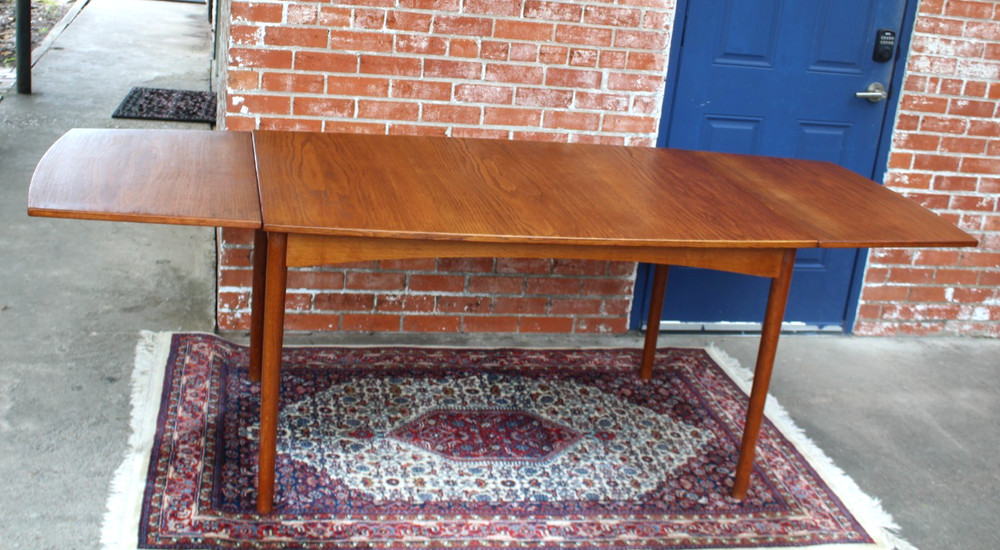 Mid Century Extended Leaf Dining Table