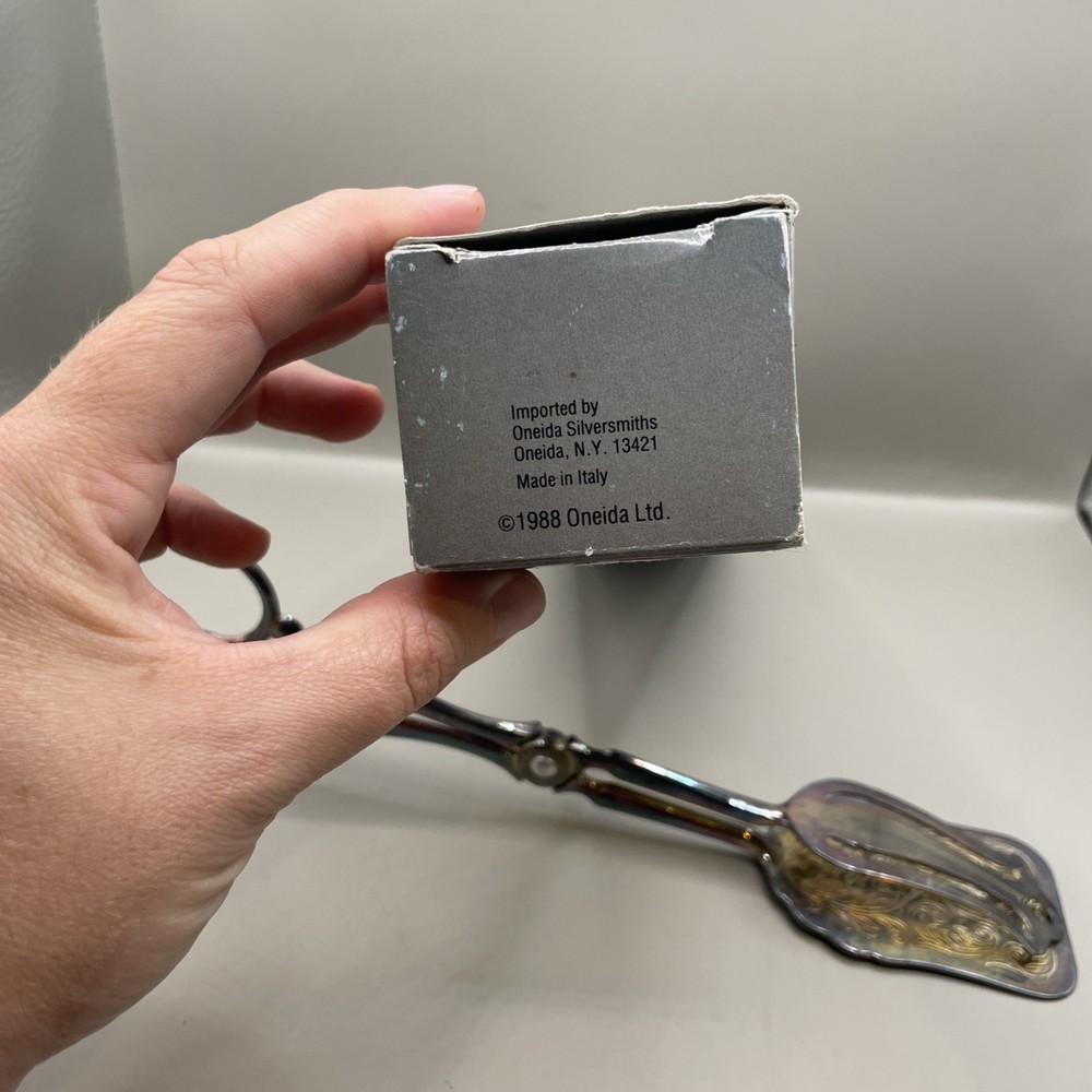 1988 Wm. A Rogers Oneida Silverplated Pastry Server 10" Italy