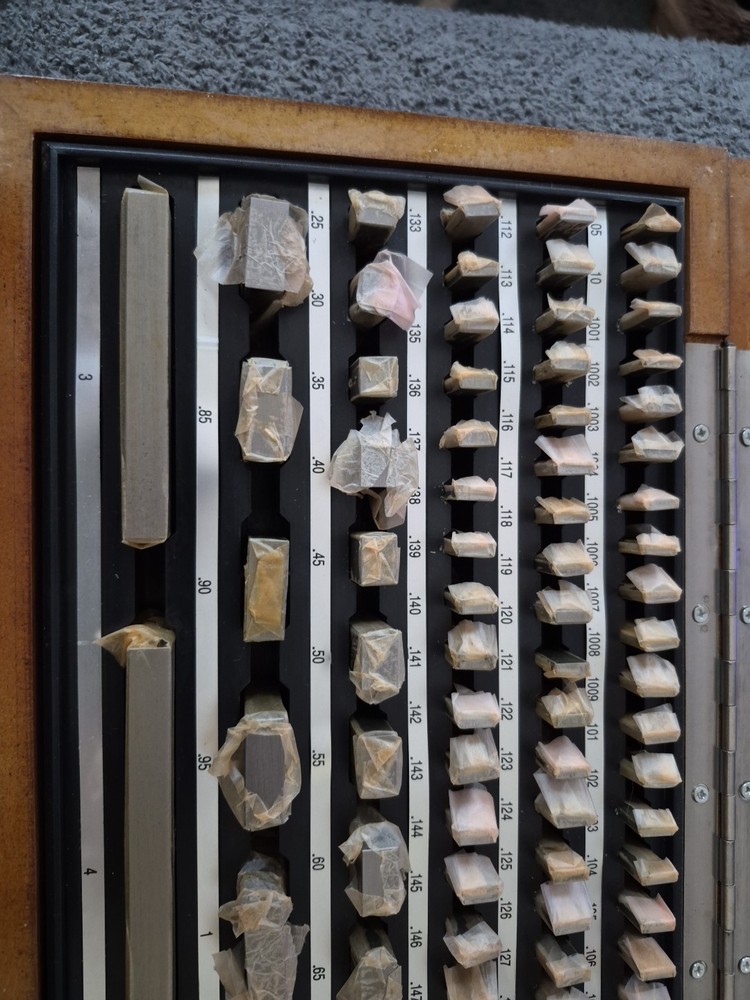 Fowler 81 pc Gage Blocks set #6494 (A)