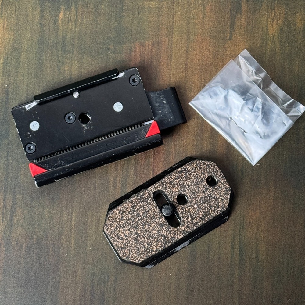 Stroboframe Auto Quick Release (300-QRC) with Universal Mounting Plate