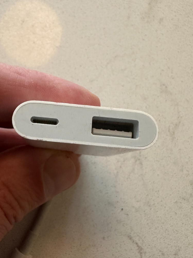 Apple Lighting to USB 3 Camera Adapter A1619