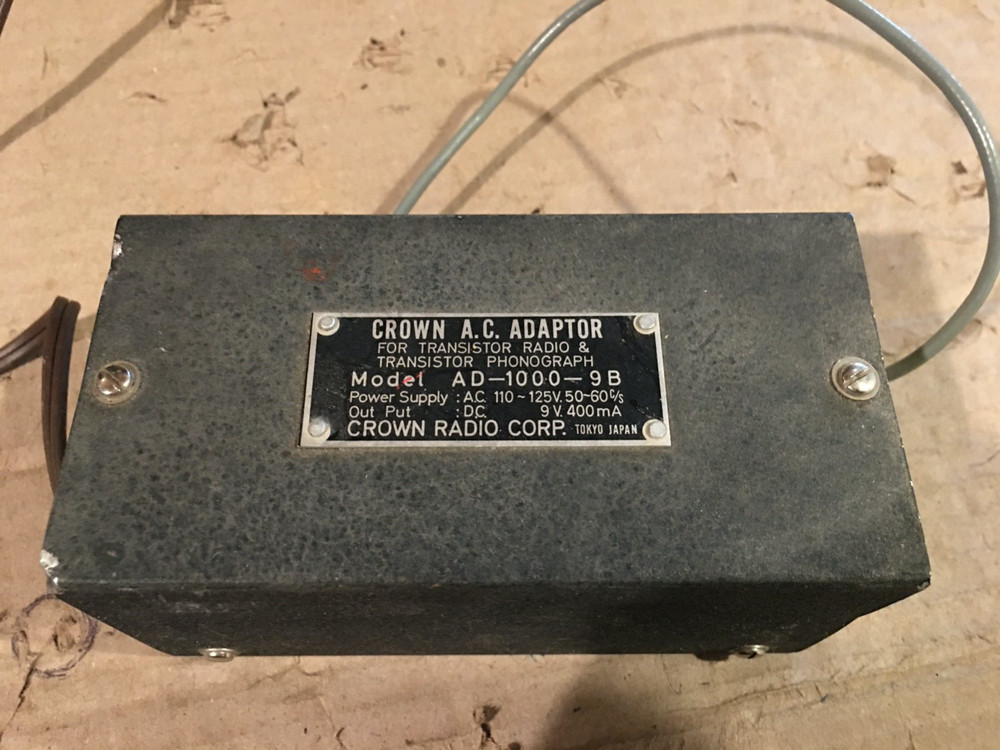 CROWN A. C.  Adaptor model AD-1000-9B , AC 110 V ,  used
