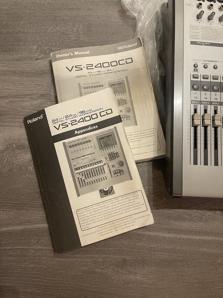Roland VS-2400CD MTR Digital Multi-Track Recorder Digital Studio Workstation