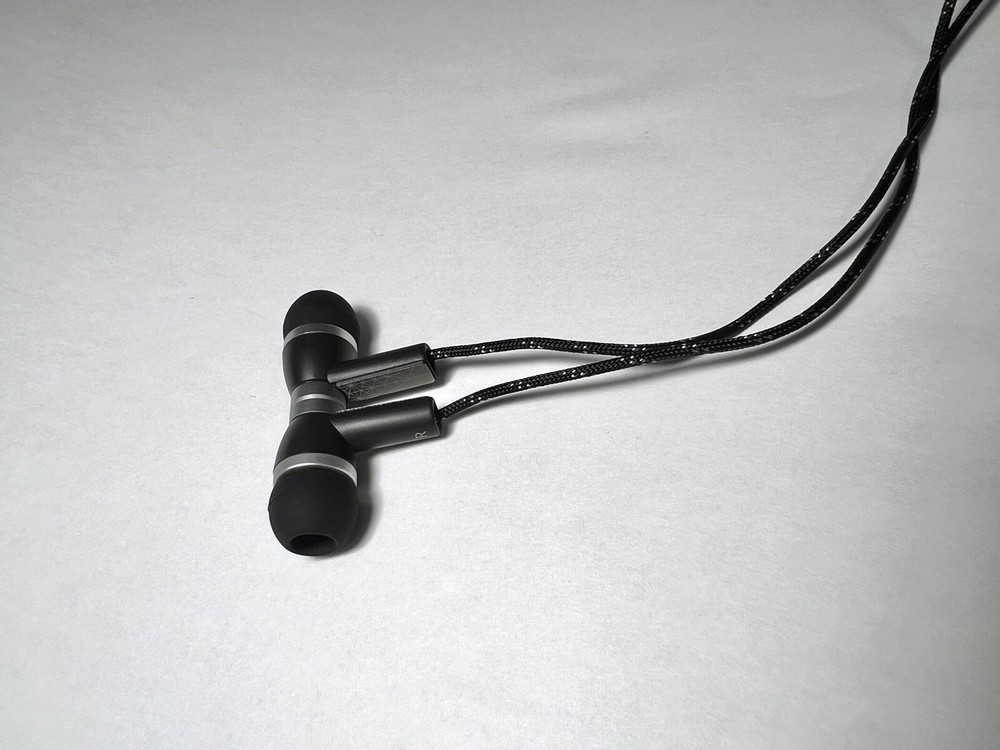 MICROSOFT ZUNE PREMIUM HEADPHONE V-2 JDA-00001 (MEDIUM EARTIPS )