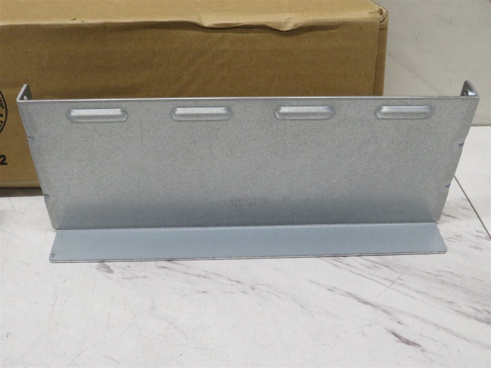 NEW APC Rack Mounting Bracket Set 0M-77578