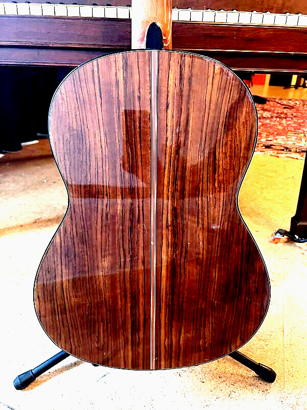 MINT Yamaha CG 151C Classical guitar, NICE African Rosewood, Solid Top + Case