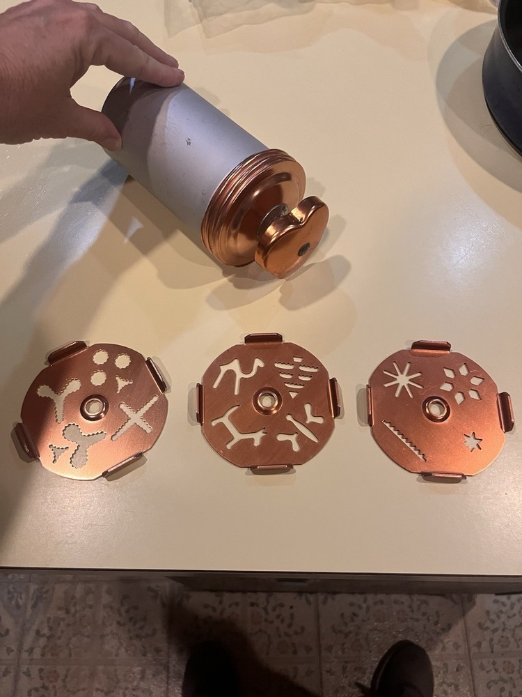 Vintage Mirro Dial-A-Cookie Press Rotating Dial With 3 Plates