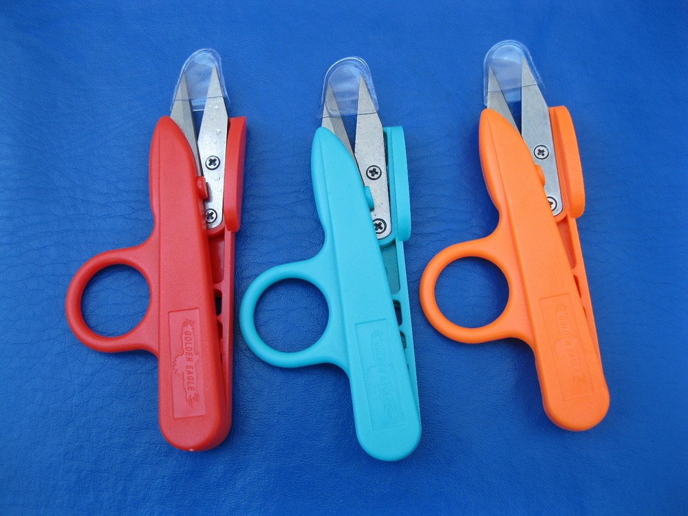 NEW 3  PCS.  PLASTIC HANDLE SEWING THREAD NIPPERS  CLIPPERS TRIMMING SCISSORS