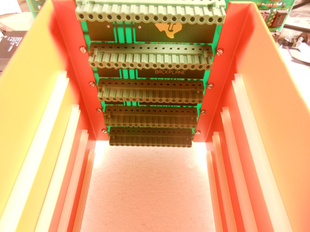 Texas Instruments 01-31122-104 Temperature  Controller  Backplane With  Cage