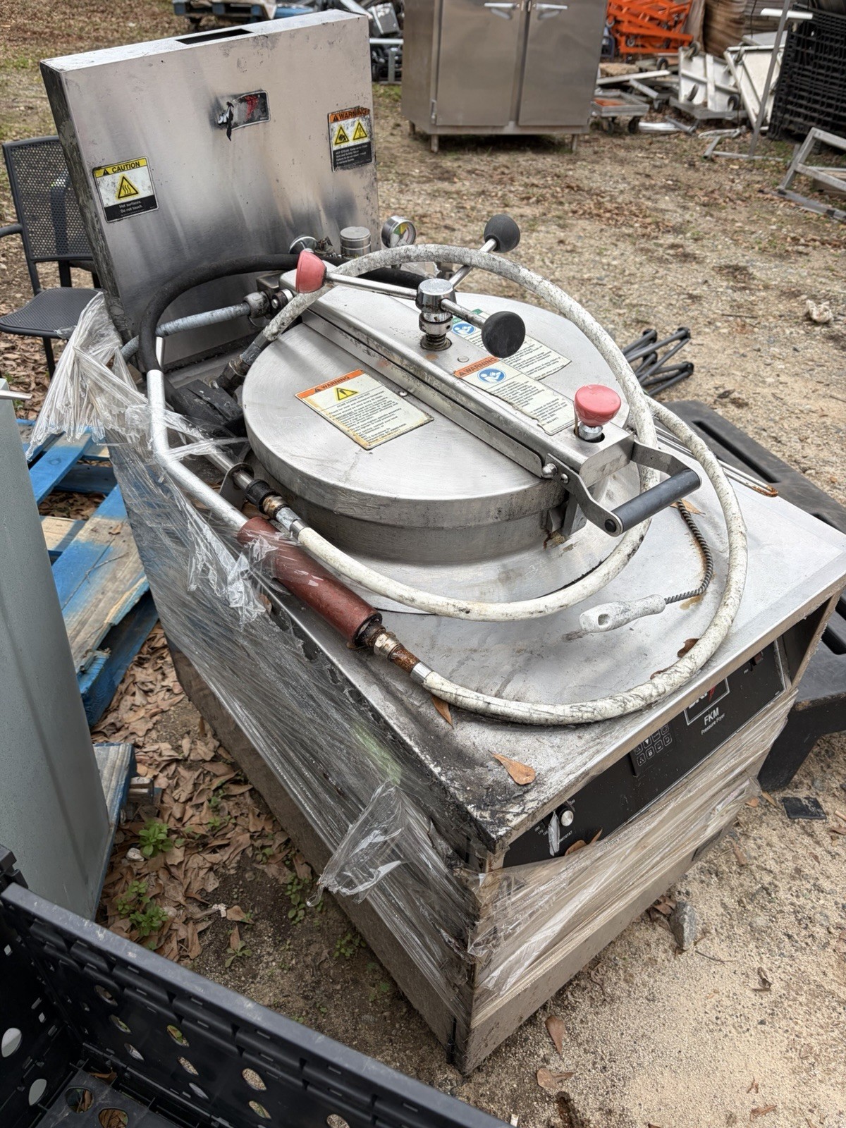 2015 BKI FKM-F Electric Pressure Fryer With Basket & Filtration / Hose 208v