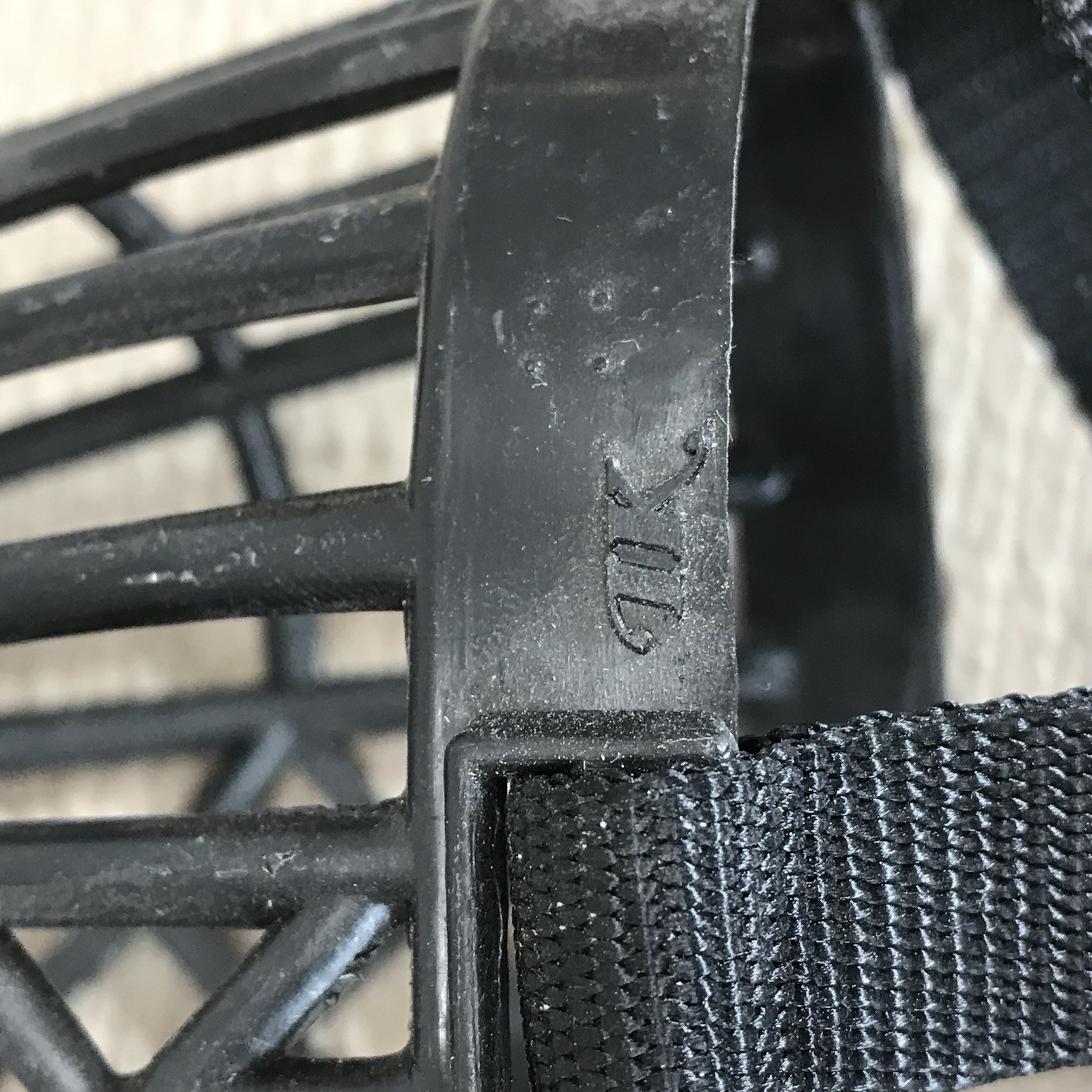 Dog Muzzle Basket Sz Medium Breathable Adjustable Plastic Black