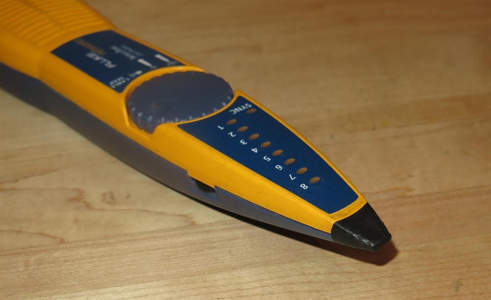 Fluke Networks IntelliTone Pro 200 Probe - Missing Battery Cover - Tested