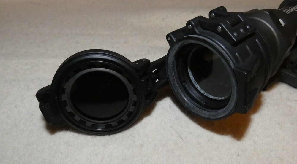 Original US Military Issue Surefire M952 Tactical Flashlight Weapon Light