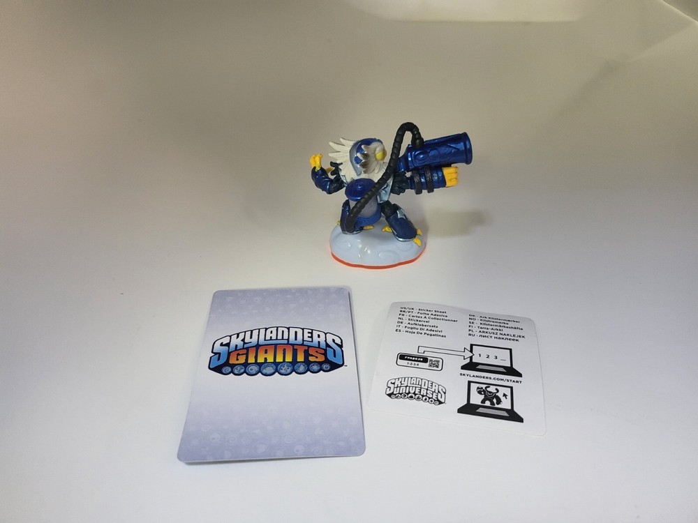 NEW Giants Jet vac Skylanders Figure With Sticker & Card #O7