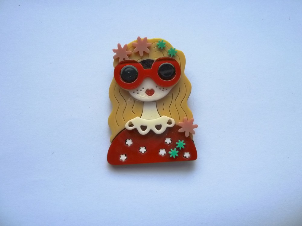 ACRYLIC BROOCH