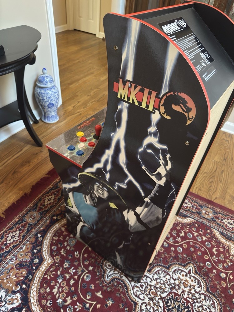 Mortal Kombat Arcade Machine ARCADE1UP 7433
