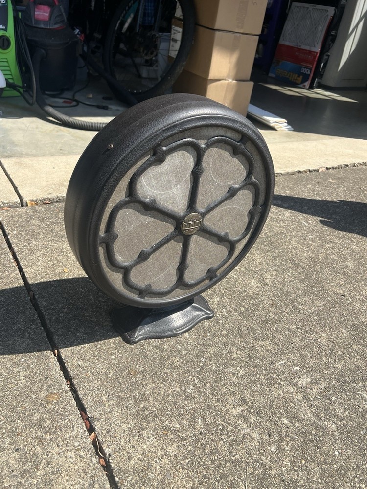 Flatiron Model-E Speaker oval, vintage style Bluetooth, tested and works