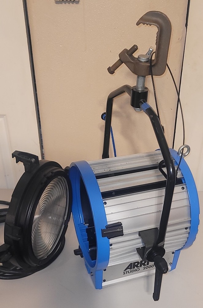 ARRI  STUDIO 2000 Tungsten 10'' LENS 1989