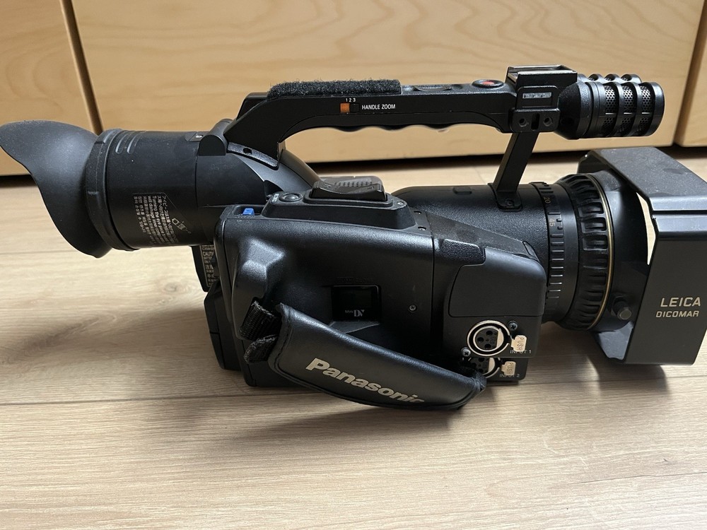 Panasonic AG-DVX100B 3CCD Professional Camcorder