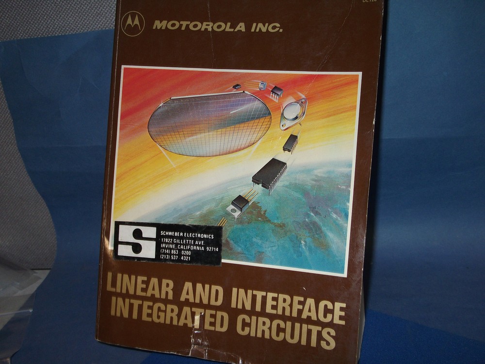 QTY-1 MOTOROLA DATABOOK LINEAR AND INTERFACE INTEGRATED CIRCUITS DL128 RARE