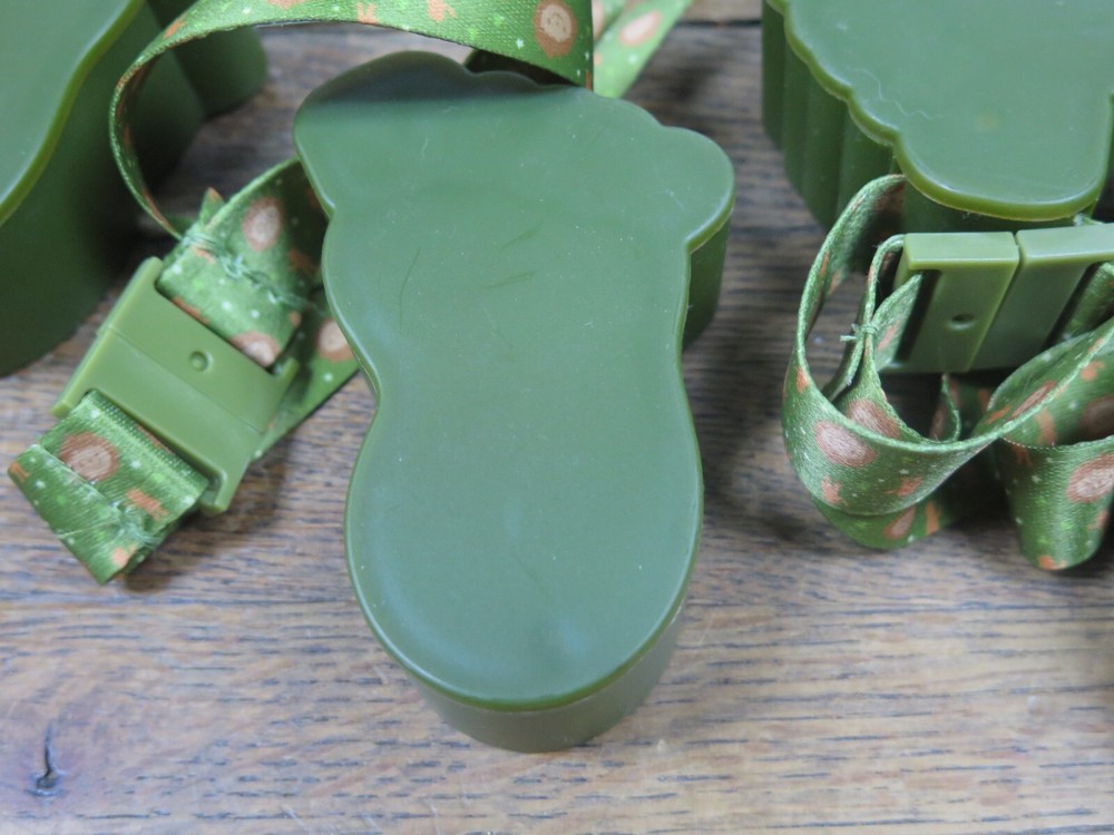 5 NEW Light-Up (3 DIFF LIGHT PATTERNS) Bigfoot Necklace Green KIDS CAMPING