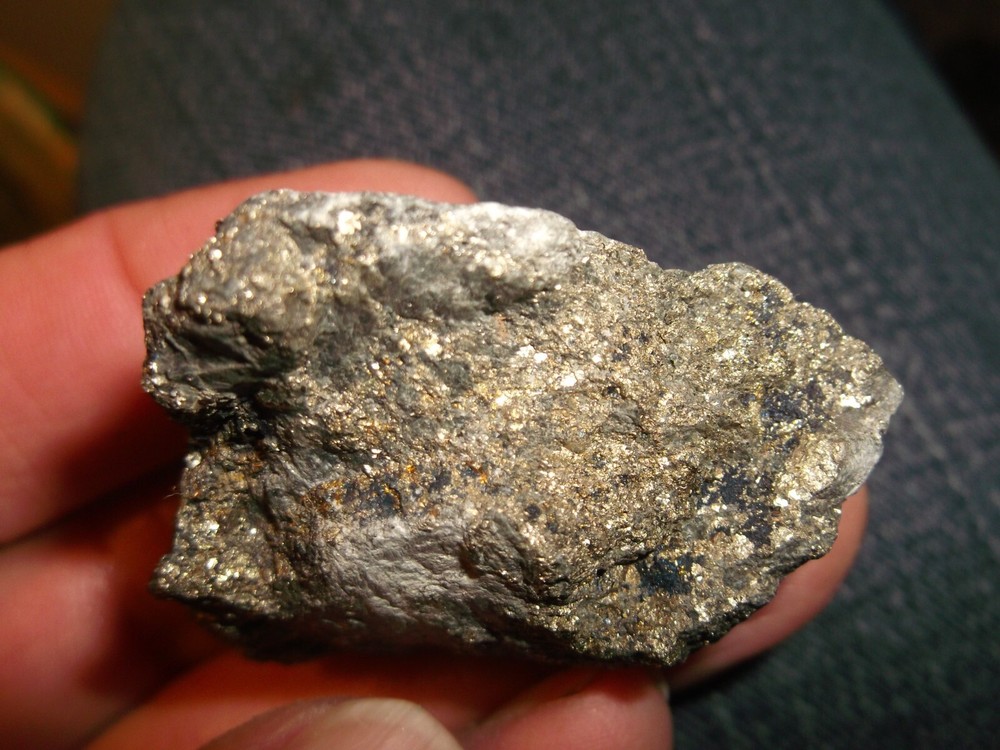 Gold, silver, copper, 76 grams samples ,ore high grade .