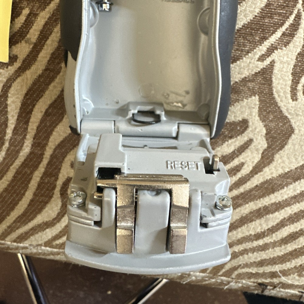 Master Lock Combination Box Portable Security Safe 4-Digit Key Storage Lock Box