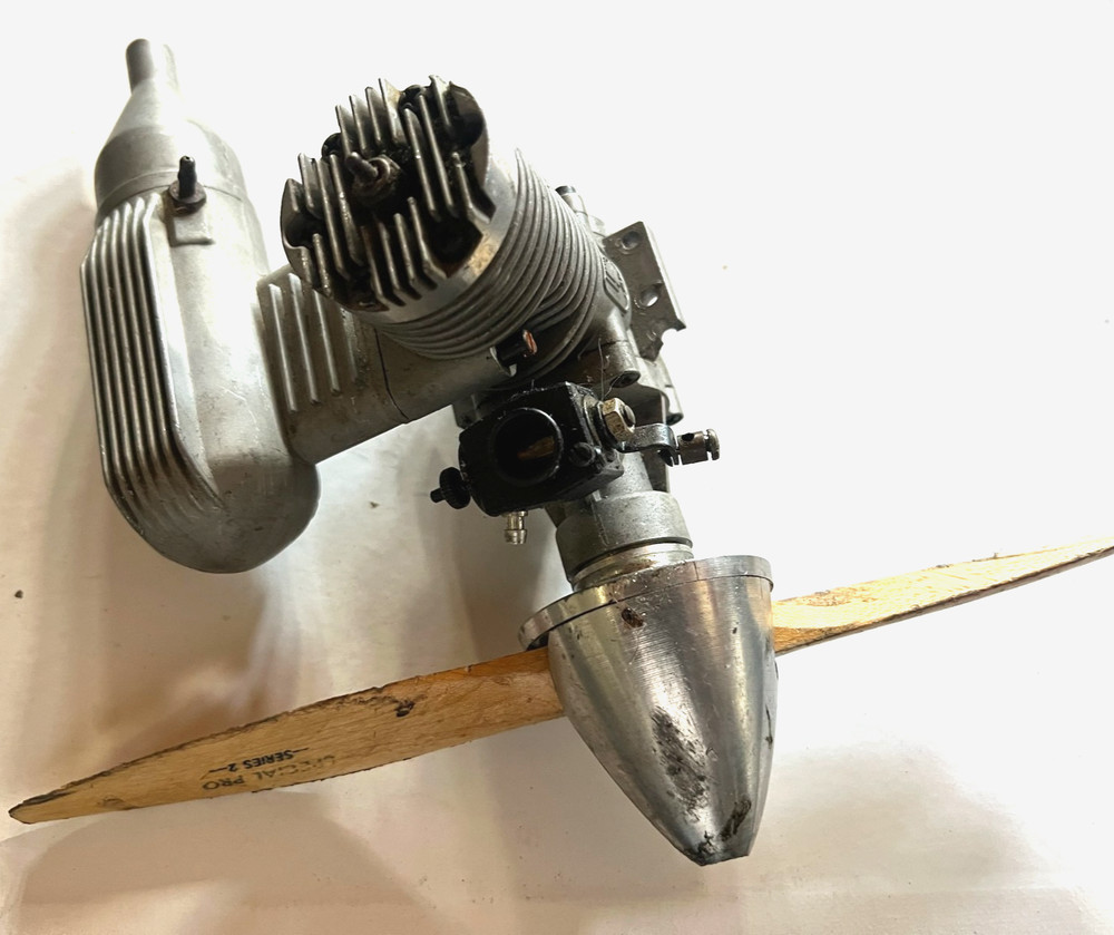 nitro airplane motor with propeller