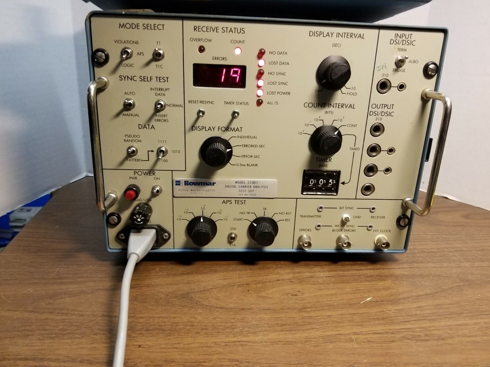DIGITAL Circuit CARRIER ANALYSIS BOWMAR MODEL 273A TEST SET- Powers On