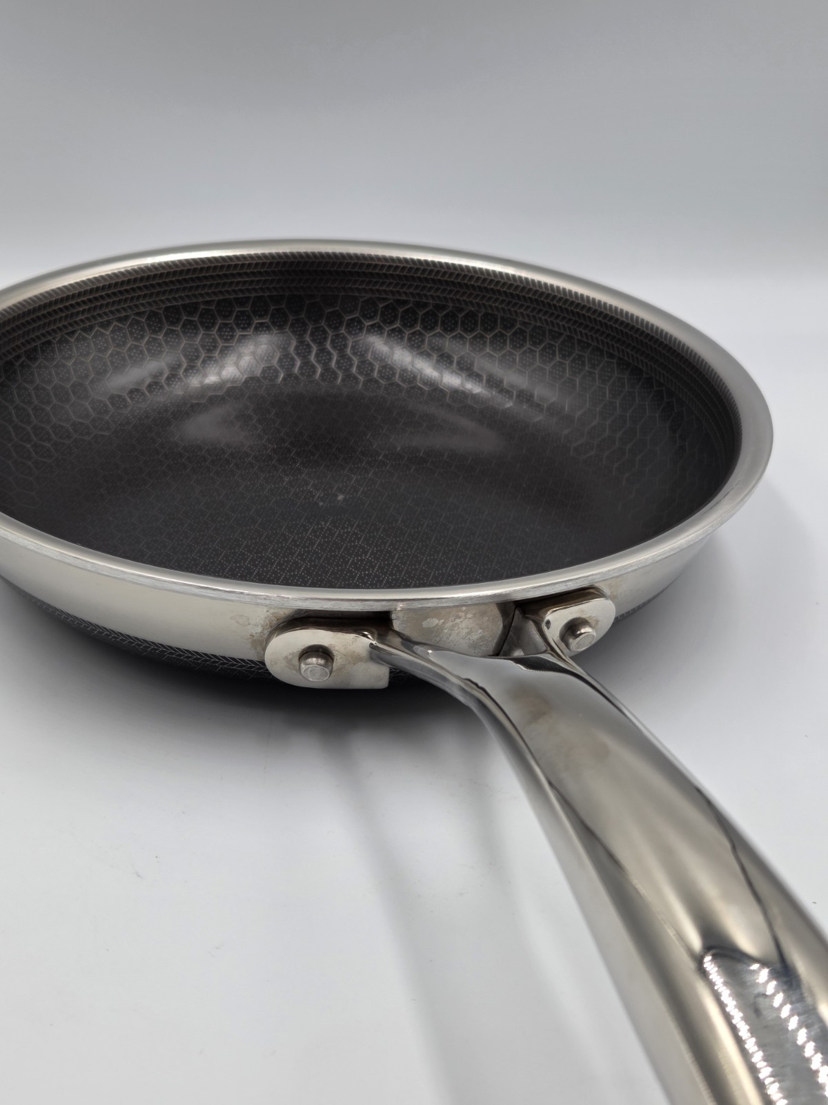 HexClad 8" Round Hybrid Stainless Steel Frying Pan Skillet Nonstick No Lid