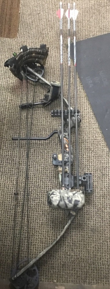 Browning MICRO ADRENALINE Compound Bow & Arrows **see pics**