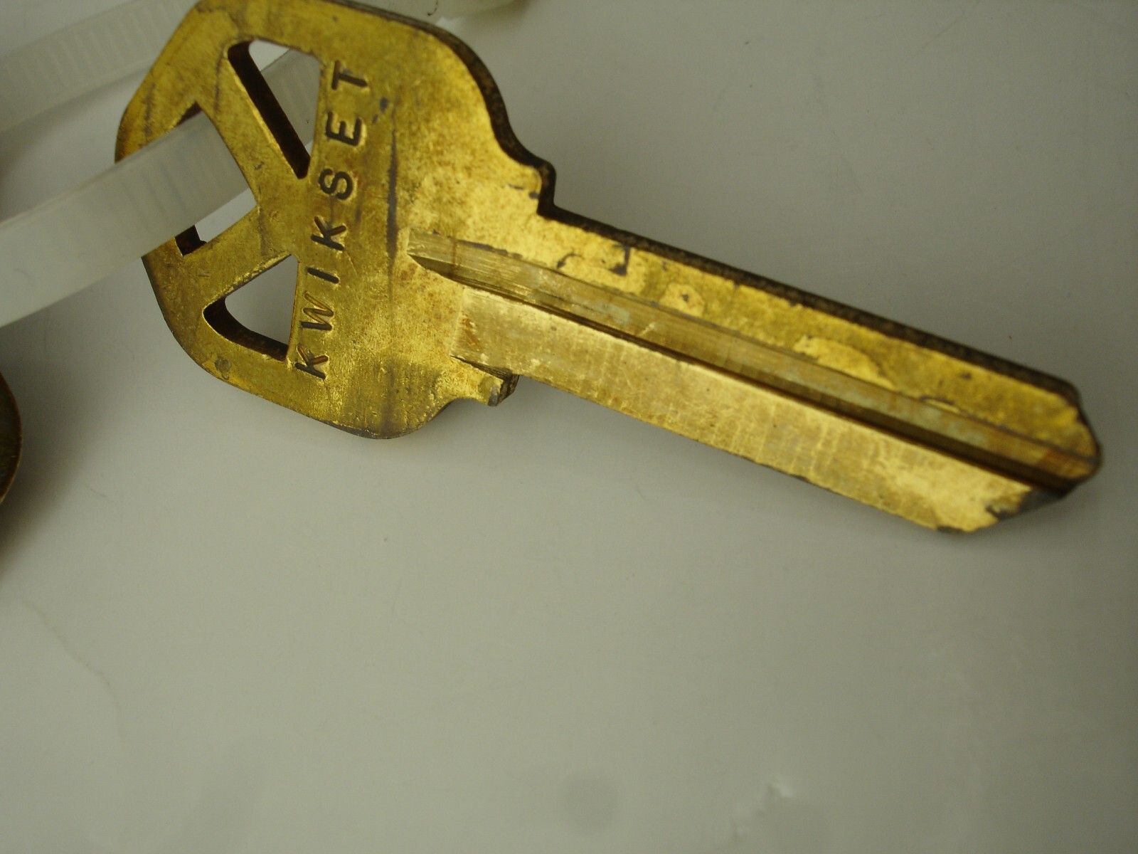 LOT OF TEN (10) KWIKSET 1063B (KW 5) KEY BLANKS BRASS USA MADE RESIDENTAL DOOR