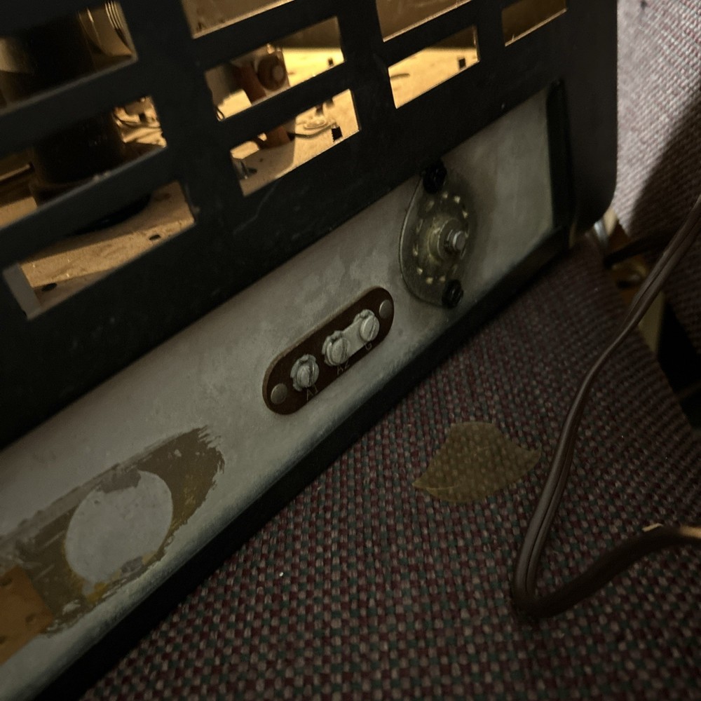 Vintage Hallicrafters S 85 Short Wave Ham Radio Receiver Powers On Buttons Work