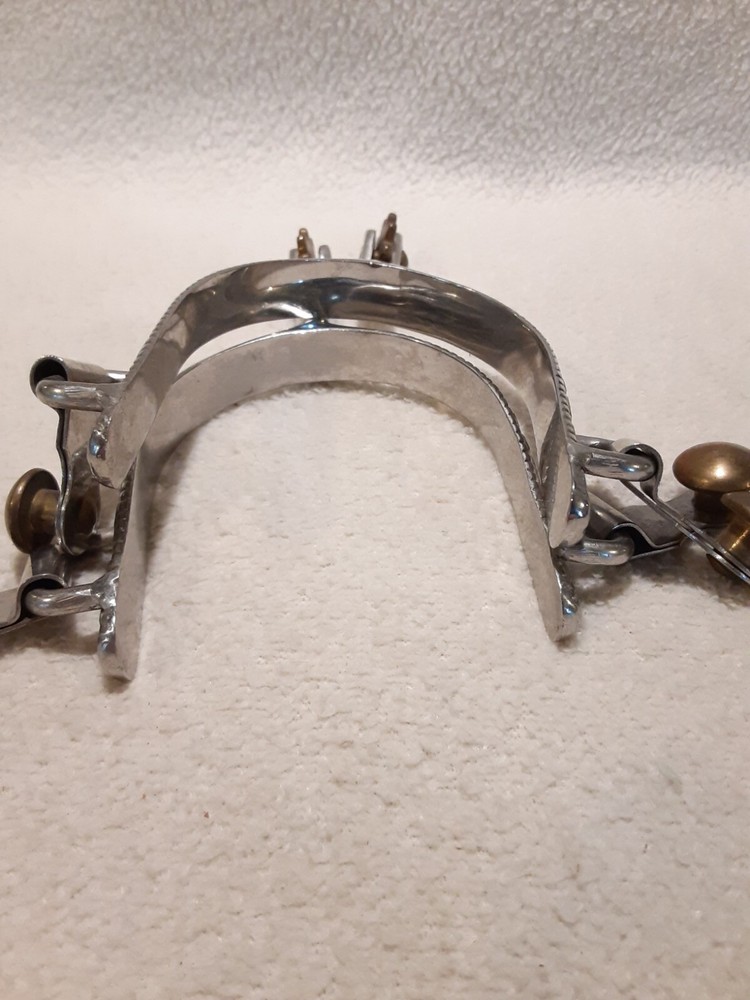 WESTERN SPURS SILVER TONE FANCY LEAF DESIGN