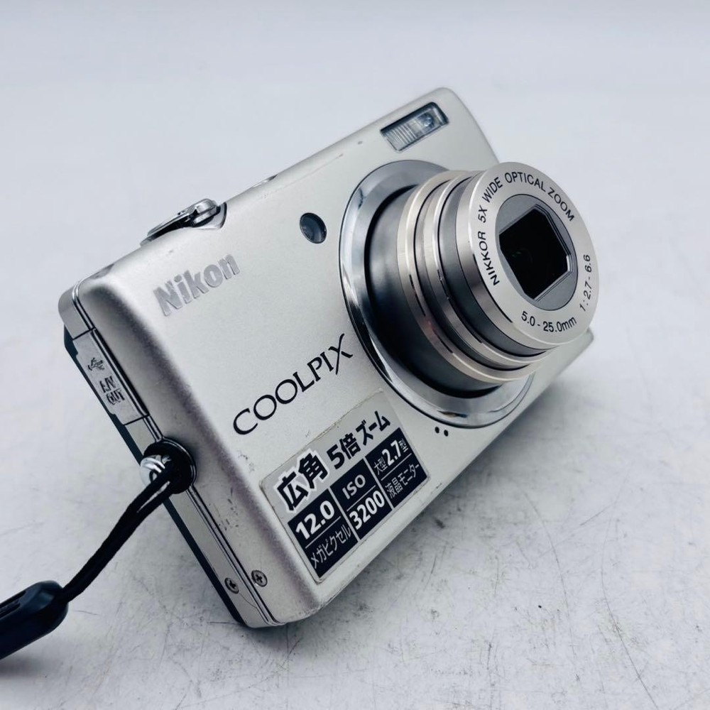 Nikon COOLPIX S570 Compact Digital Camera Tested Excellent Condition