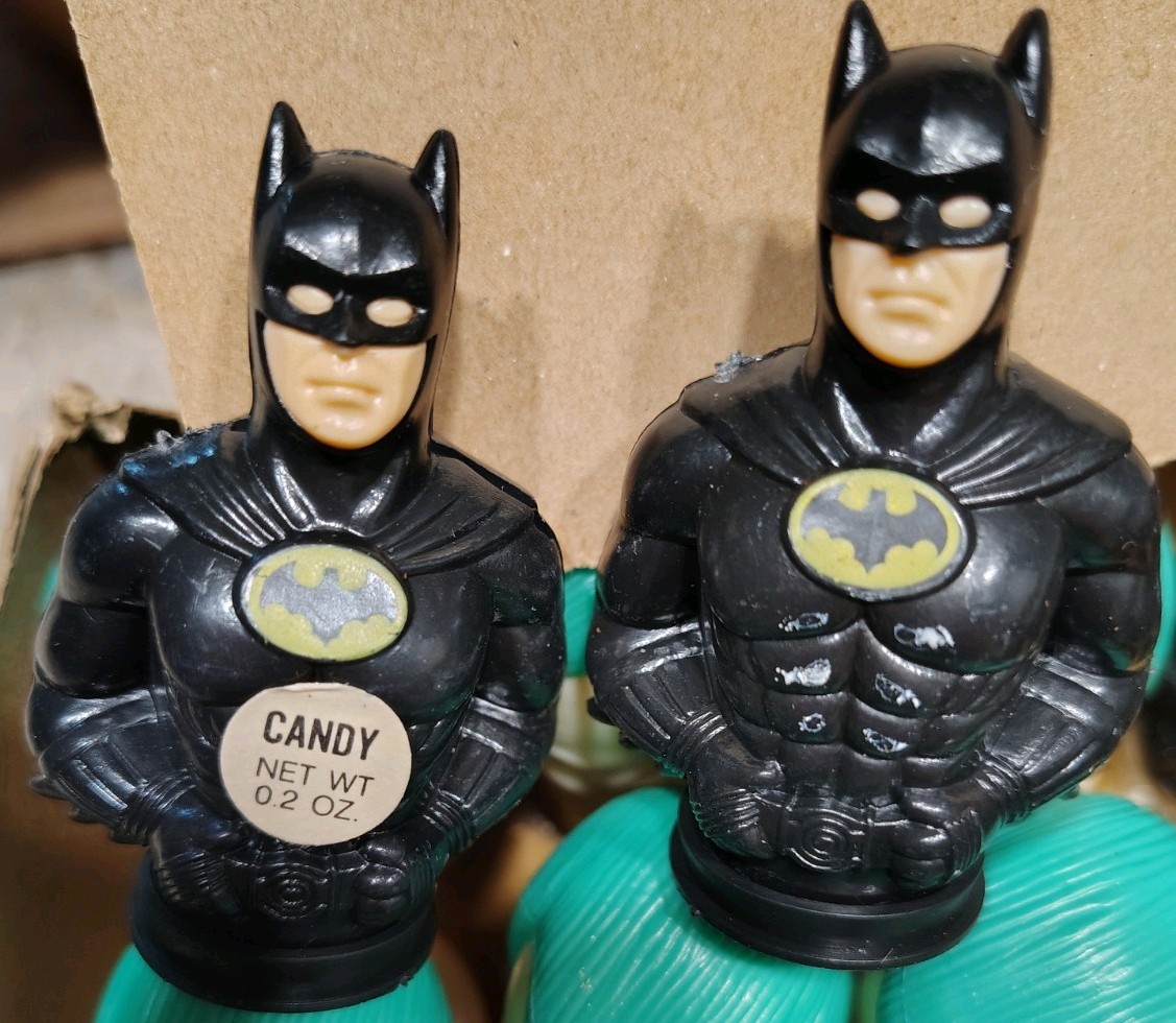 Vintage 1989 candy. Topps Batman Joker Plastic Figures open box w/ 24 packs