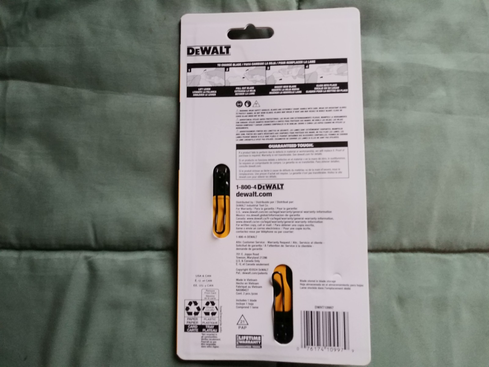 DeWalt Push and Flip Folding Utility & Pocket Knife Set DWHT10996