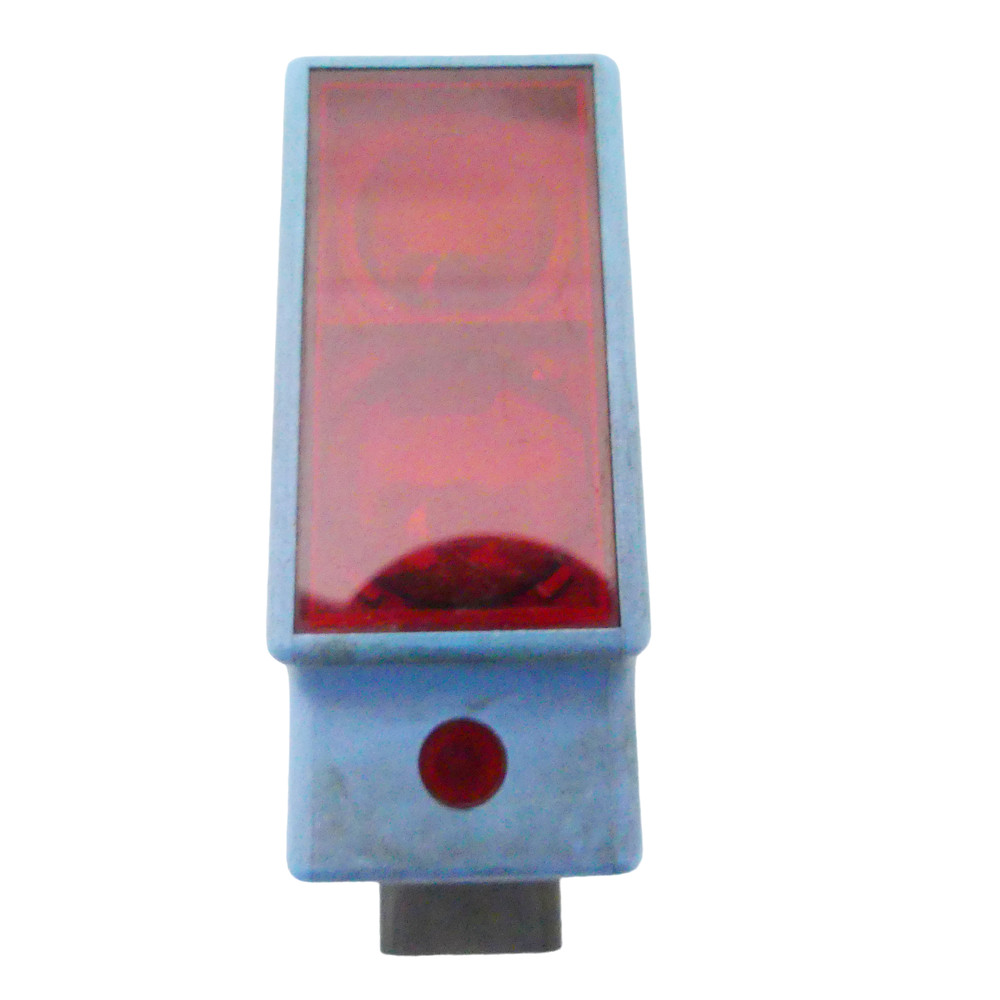 SICK WT36-R710 retro-reflective light sensor -used-