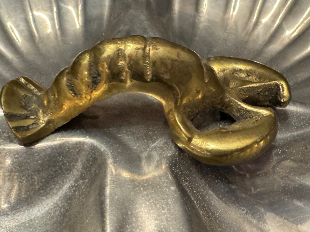 SILVER TONE SCALLOPED SHELL BRASS LOBSTER HANDLE DIVIDED CANDY NUT DISH TRAY